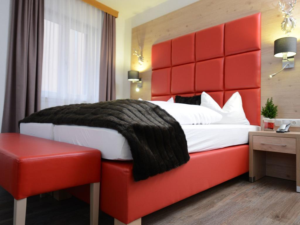 Land-Gut Hotel Zum Loewen Garni Marktheidenfeld Room photo