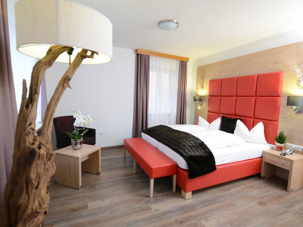 Land-Gut Hotel Zum Loewen Garni Marktheidenfeld Room photo